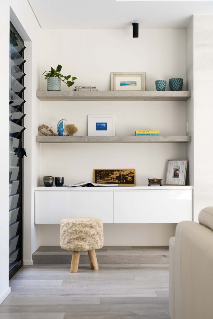 contemporary home living area/shelves designs