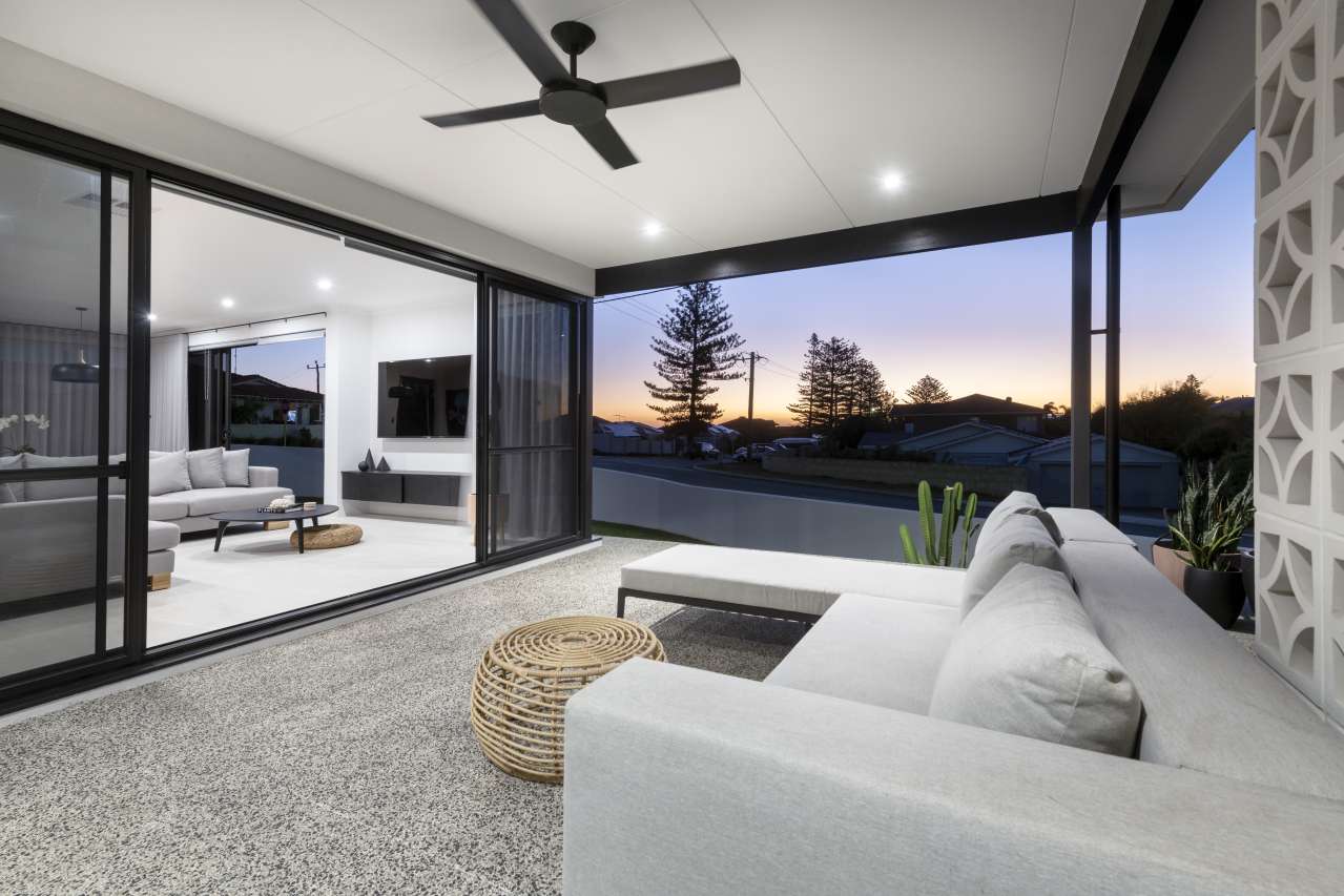 Outdoor balcony of a luxury single-storey home by Perth home builder Residential Attitudes